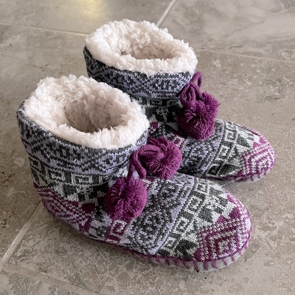 Indoor Booties Slippers With Pom-poms, Purple & Grey Fair Isle, Size S/M (5-7) - Picture 3 of 8